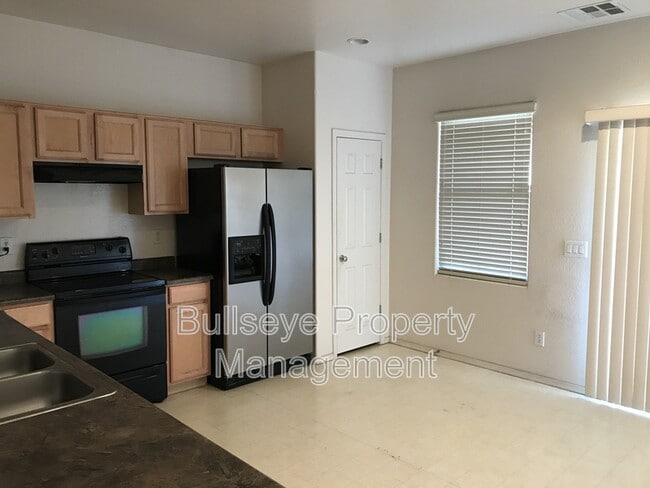 Building Photo - 4541 E Willet St
