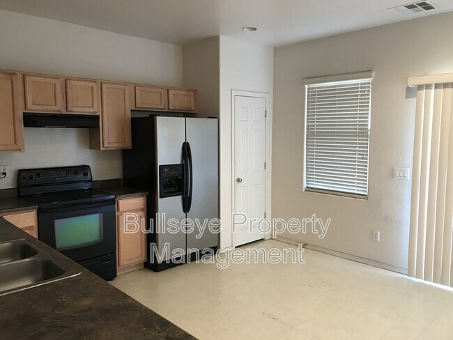 Foto del edificio - 4541 E Willet St