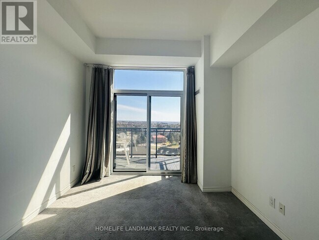 Photo du bâtiment - 11611 Yonge St