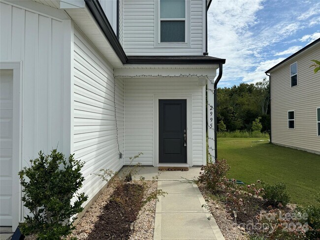 Building Photo - 2995 Langhorne Ave SW