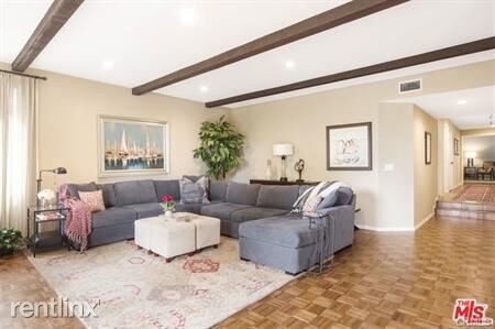 Building Photo - 2 br, 2 bath House - 4346 Redwood Ave # A201