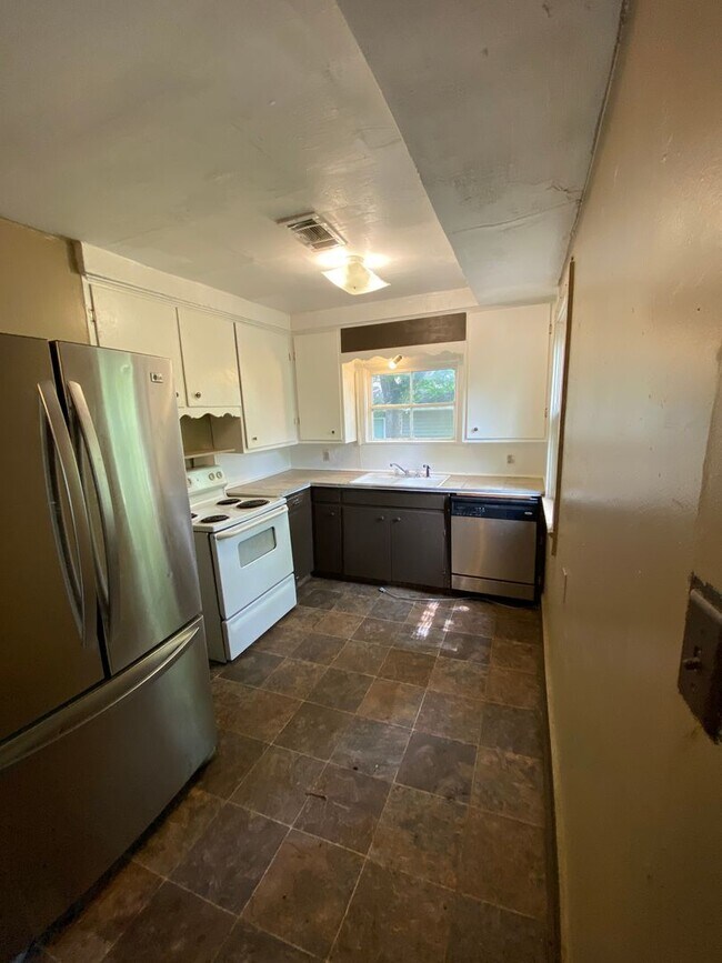 Foto del edificio - 2 BEDROOM 1 BATH