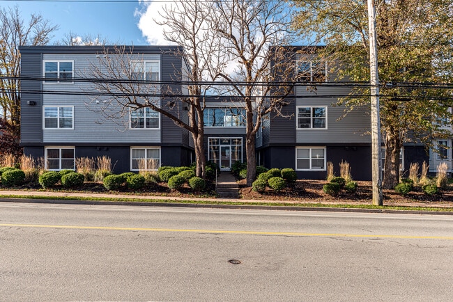 Building Photo - 2966 Windsor St