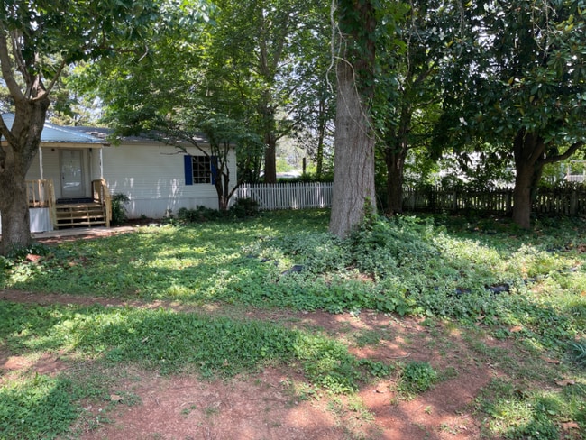 Building Photo - 123 Danridge Dr