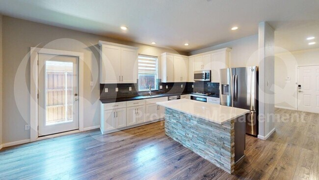 Foto del edificio - 11594 La Grange Dr