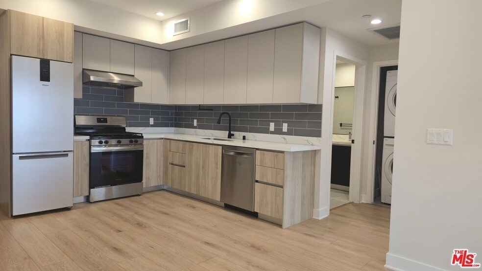 Photo - 1530 S Hayworth Avenue Unit 203