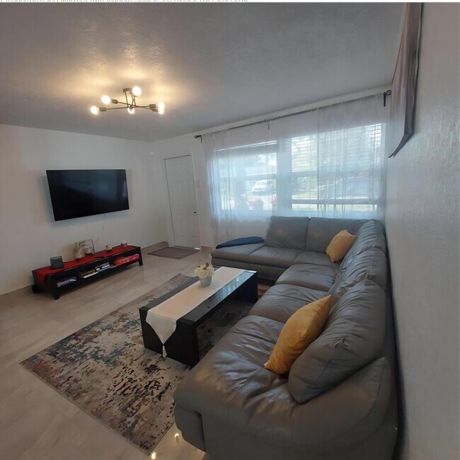 Foto del edificio - 1670 NE 1st Ave