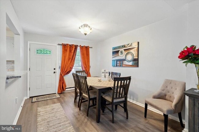 Building Photo - 283 Cardigan Terrace