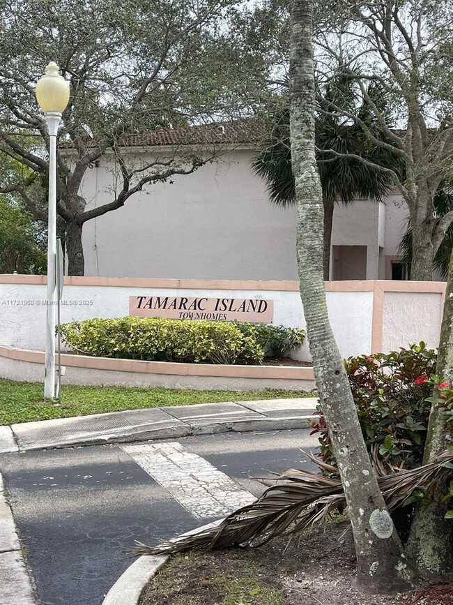 Foto del edificio - 7613 Tamarac Island Cir