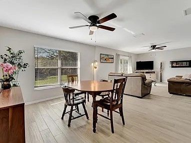 Foto del edificio - 2916 Woodcrest Dr