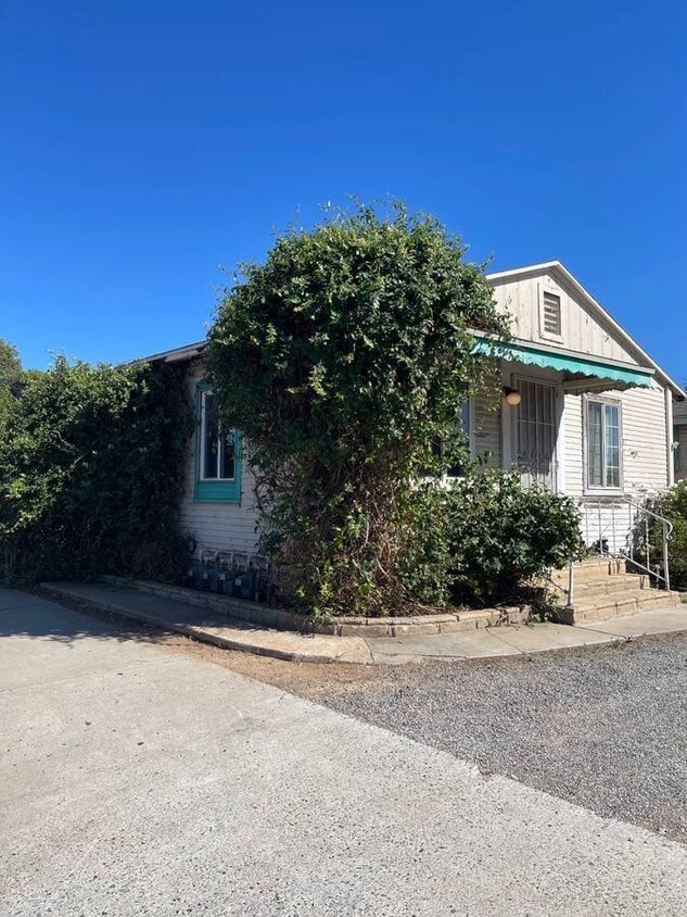 Primary Photo - 1391 Broadway