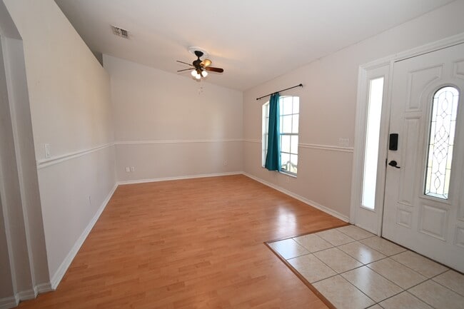 Foto del edificio - 136 SE 19th Ln