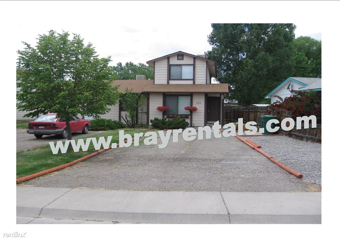Primary Photo - 631 1/2 Highline Dr