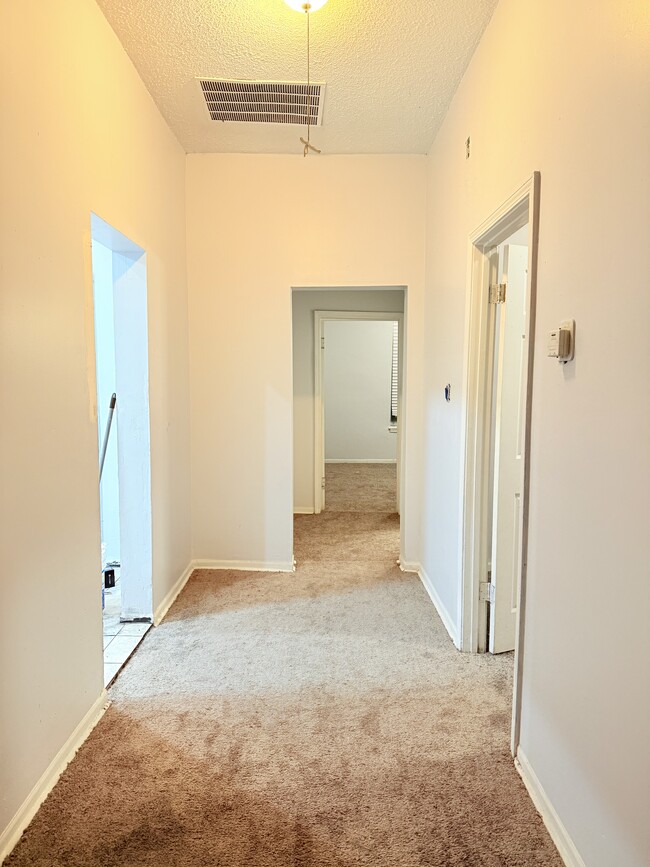 Foto del edificio - 1051 College St