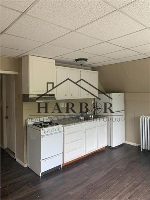 Primary Photo - 28 6th Ave SE