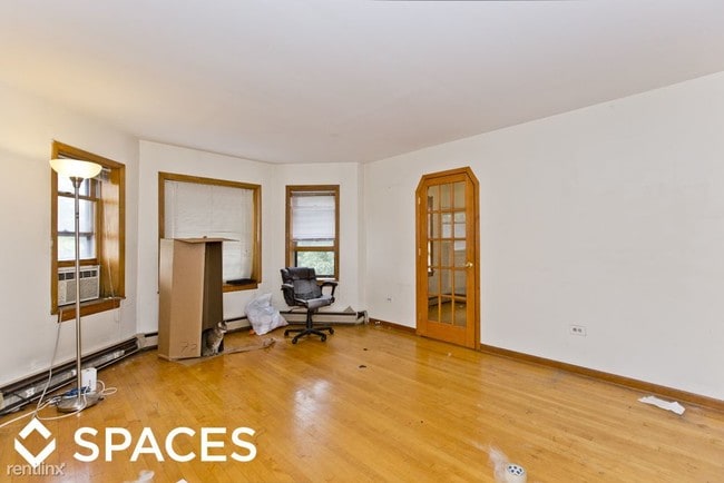 Building Photo - 2317 N Oakley Ave