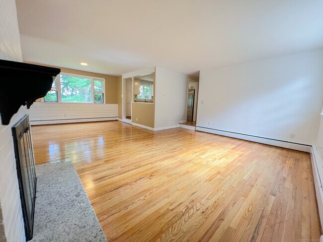 Building Photo - 68 Selden Hill Dr