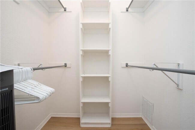 Building Photo - 951 Glass St