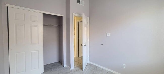 Building Photo - 10373 Valle del Mar Dr