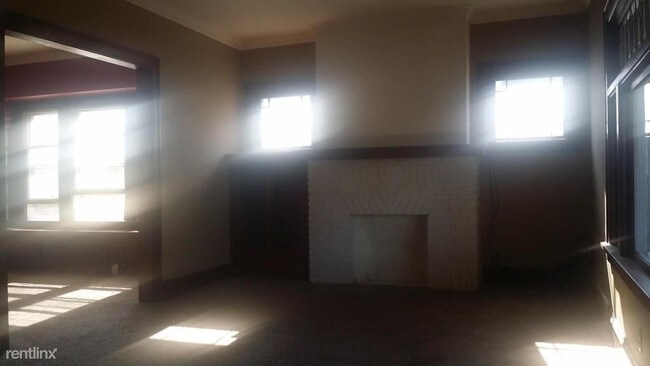 Foto del edificio - 1469 Winton Ave