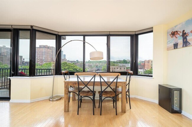 Foto del edificio - 700 Grove St
