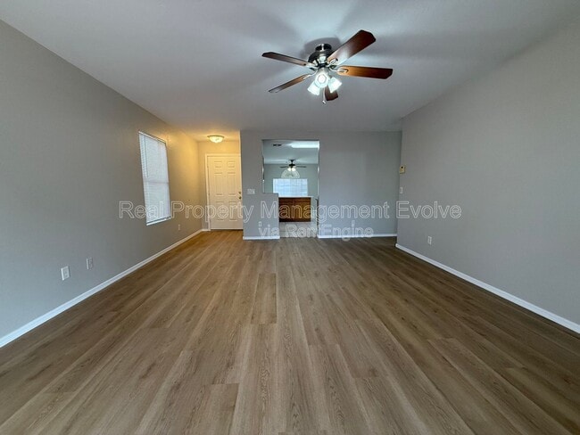 Foto del edificio - 12438 W Hearn Rd