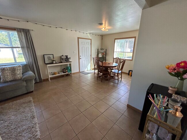 Foto del edificio - 1505 Springbrook Dr