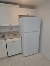 Building Photo - 4164 Inverrary Dr