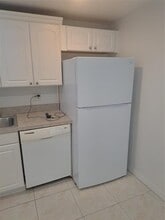 Building Photo - 4164 Inverrary Dr