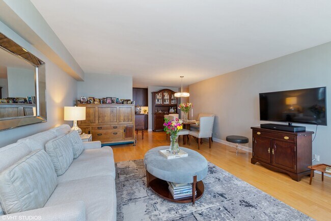 Foto del edificio - 1440 N Lake Shore Dr