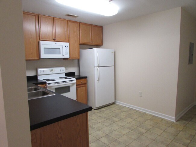 Foto del edificio - Cute, Move-in Ready 1 Bedroom/1 Bath Condo - Attached One Car Garage - Washer/Dryer Included - Co...