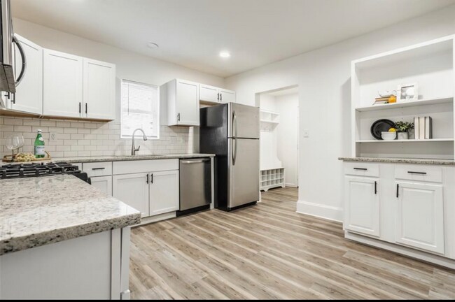 Foto del edificio - 2127 Singleton St