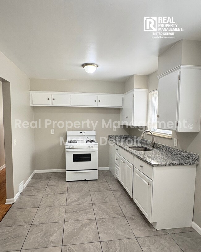 Foto del edificio - 22706 Hillock Ave