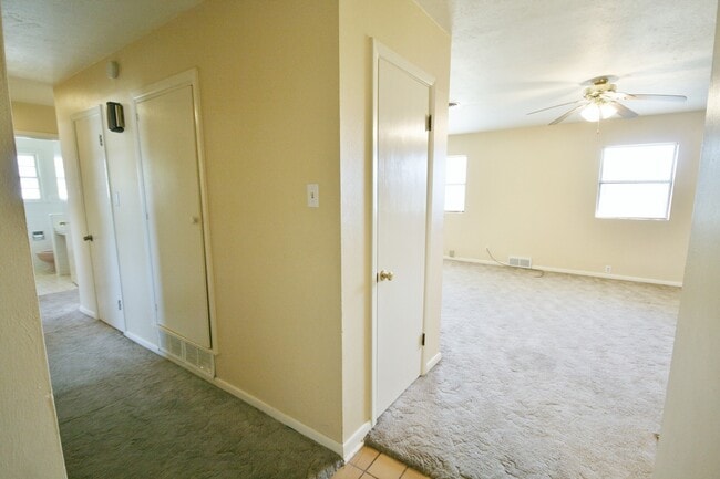 Building Photo - 2625 Sheldon St