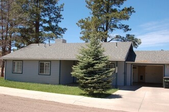 Building Photo - 5811 Wagon Wheel Ln