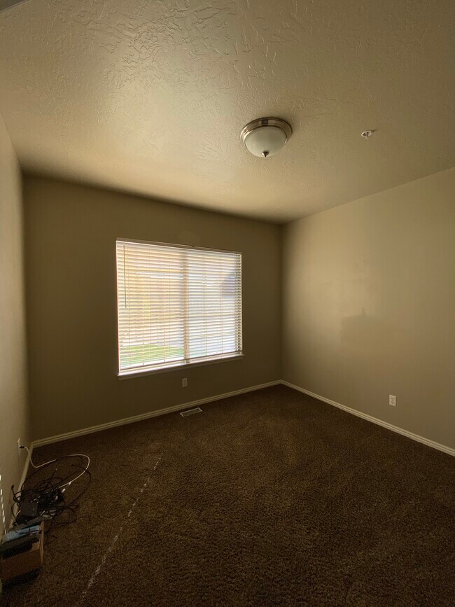 Building Photo - 53 S 930 E