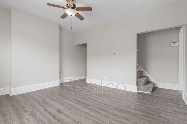 Foto del edificio - 829-831 Studer Ave