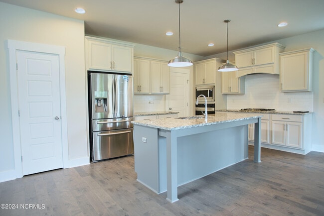 Building Photo - 554 Beacon Ridge Blvd