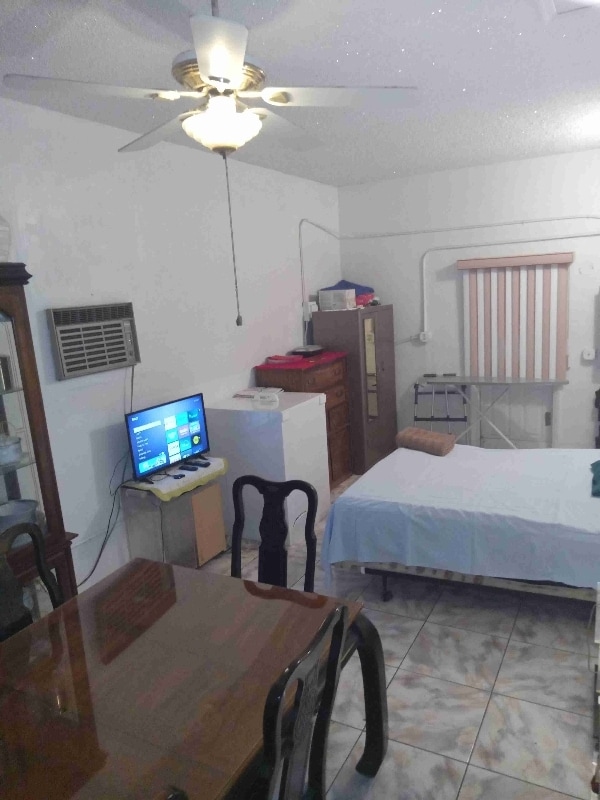 Foto del edificio - 1871 NE 158th St