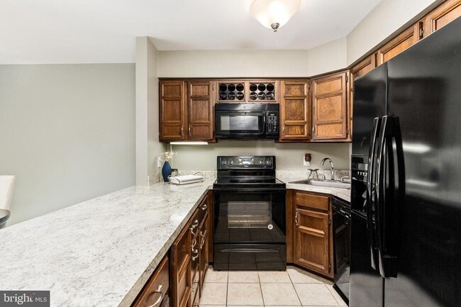 Building Photo - 228 Kings Croft Dr