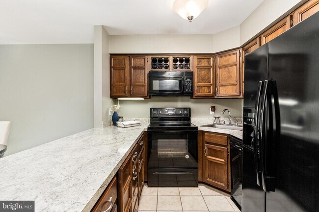 Foto del edificio - 228 Kings Croft Dr