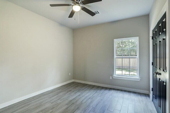 Foto del edificio - 4206 Larkspur St