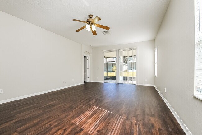 Foto del edificio - 6816 Surrey Oak Dr