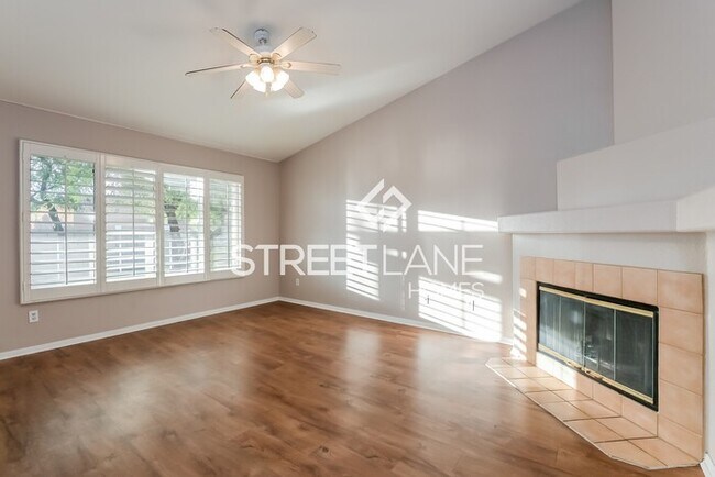 Building Photo - Spacious 3 bedroom home in Las Vegas!