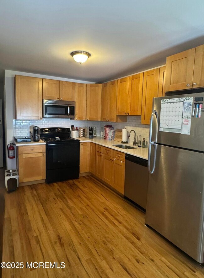 Foto del edificio - 1239 Oakwood Rd
