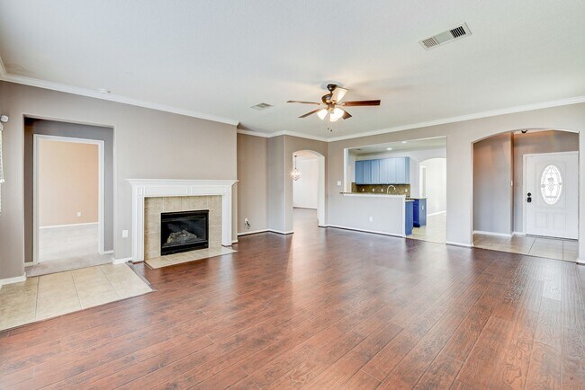 Foto del edificio - Marvelous 6bed 3.5 Bath Home in Cypress, TX!