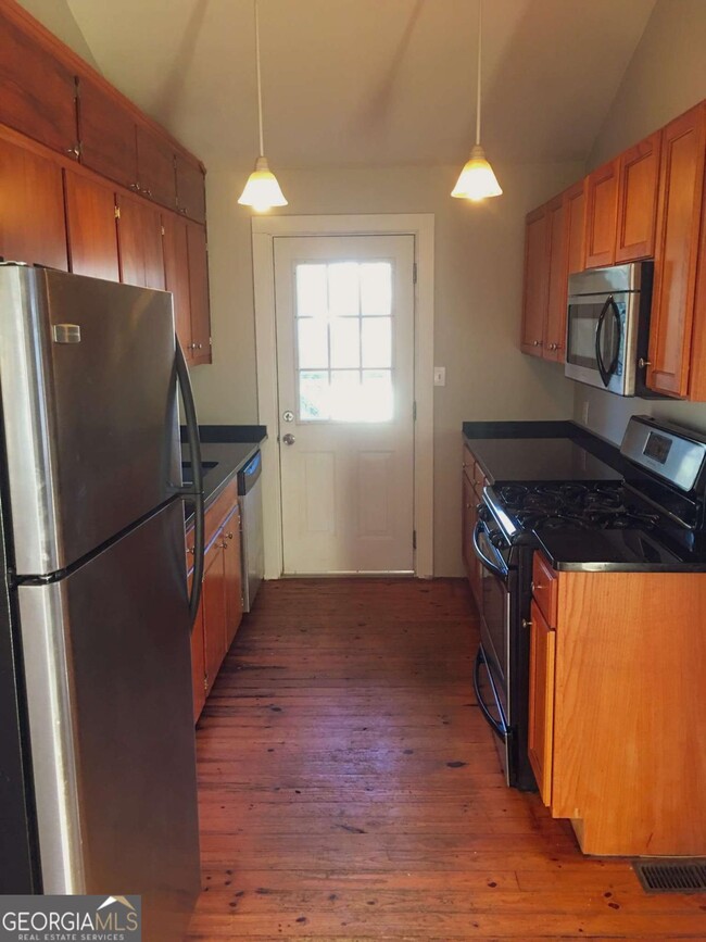 Foto del edificio - 1895 Francis Ave NW