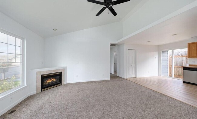 Foto del edificio - 1569 Otter Ct SW