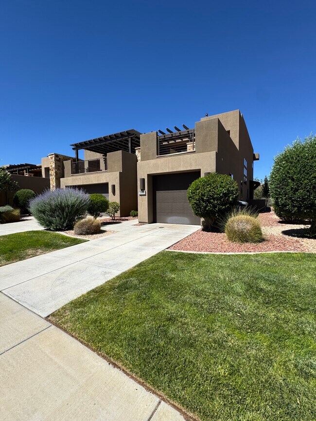 Foto del edificio - 1610 W Canyon Tree Dr