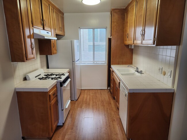 Kitchen - 3622 Dunn Dr